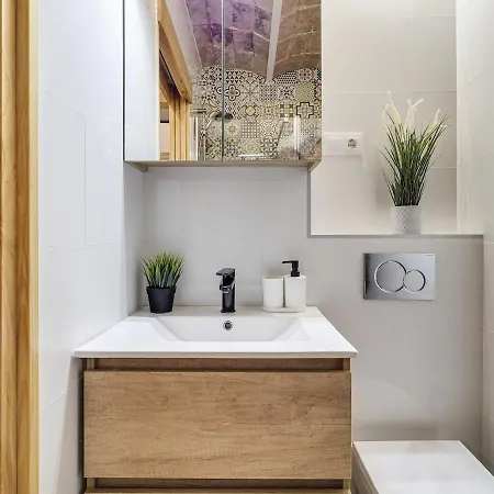 Concordia - Beautiful Flat, Spacious, 4 , 2 Bath * Barcelona