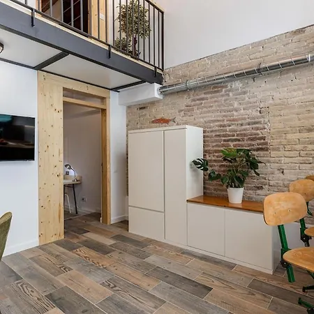 Concordia - Beautiful Flat, Spacious, 4 , 2 Bath