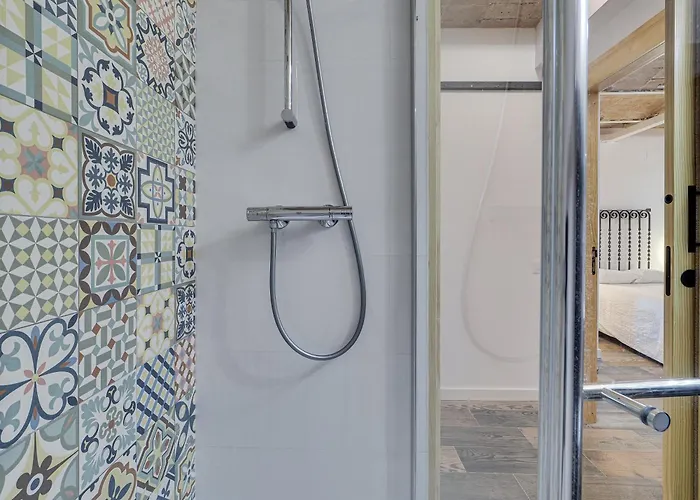 Concordia - Beautiful Flat, Spacious, 4 , 2 Bath Barcelona