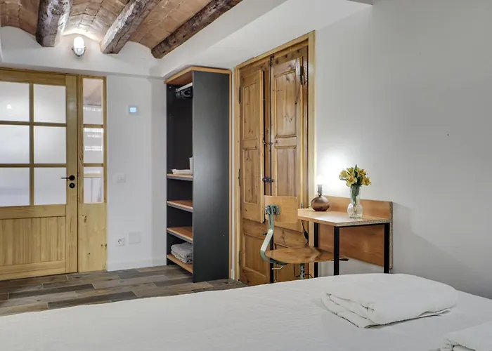 Apartament Concordia - Beautiful Flat, Spacious, 4 , 2 Bath Barcelona