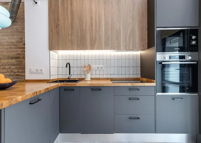 Concordia - Beautiful Flat, Spacious, 4 , 2 Bath * Barcelona