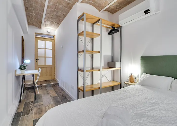Concordia - Beautiful Flat, Spacious, 4 , 2 Bath