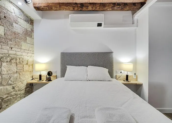 Apartament Concordia - Beautiful Flat, Spacious, 4 , 2 Bath Barcelona