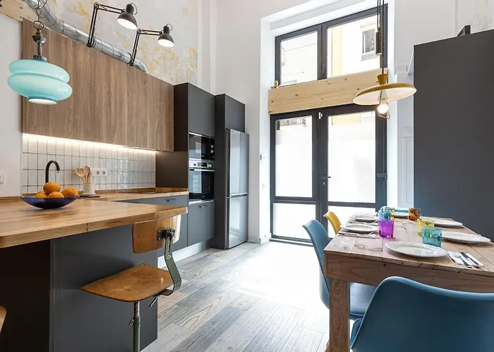 Apartament Concordia - Beautiful Flat, Spacious, 4 , 2 Bath *