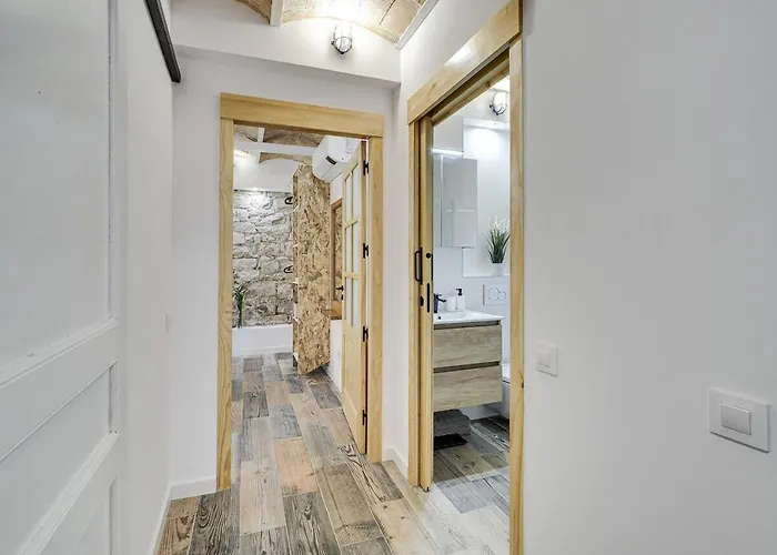Concordia - Beautiful Flat, Spacious, 4 , 2 Bath Apartament Barcelona
