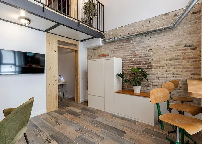 Concordia - Beautiful Flat, Spacious, 4 , 2 Bath