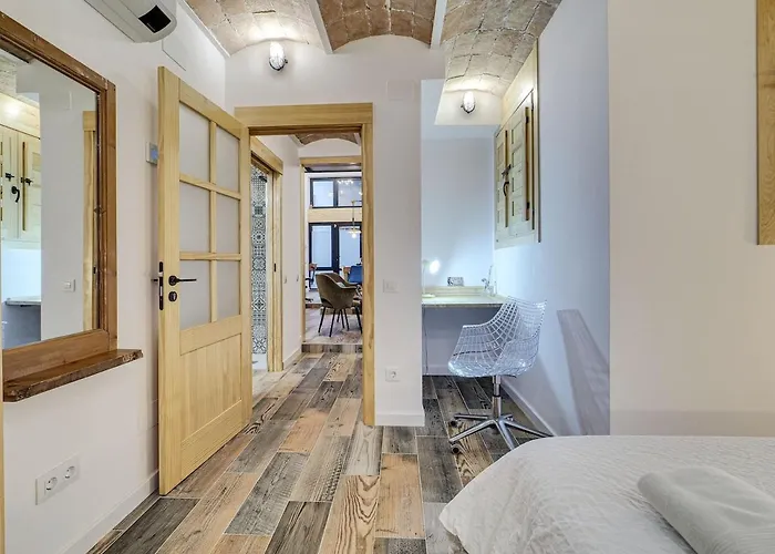 Concordia - Beautiful Flat, Spacious, 4 , 2 Bath Barcelona