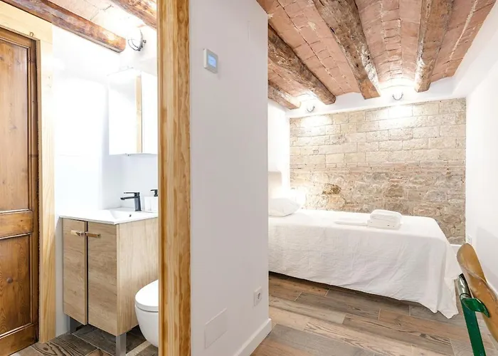 Concordia - Beautiful Flat, Spacious, 4 , 2 Bath * Barcelona