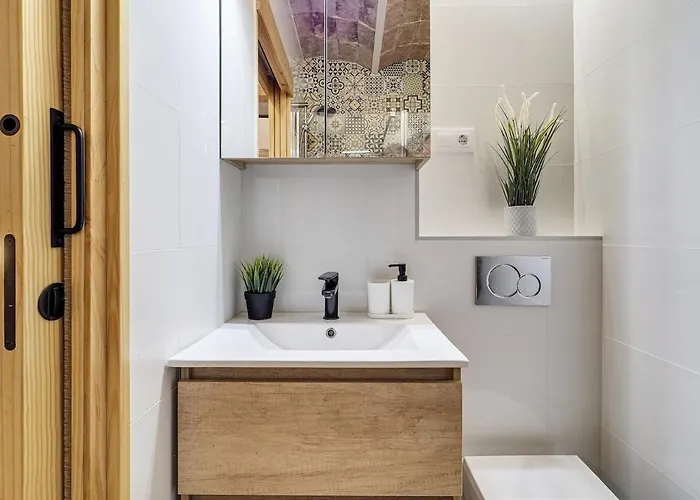 Concordia - Beautiful Flat, Spacious, 4 , 2 Bath * Barcelona