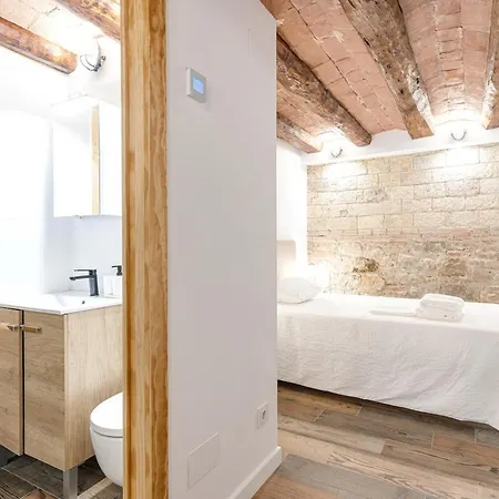 Concordia - Beautiful Flat, Spacious, 4 , 2 Bath * Barcellona
