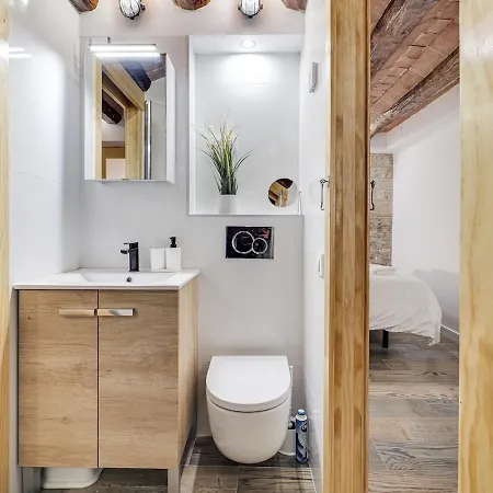 Concordia - Beautiful Flat, Spacious, 4 , 2 Bath *